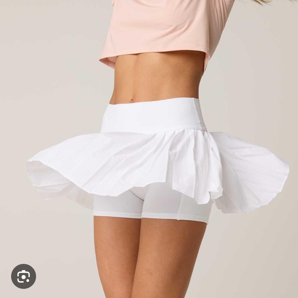 NWOT Aerie Offline white flowy skirt
